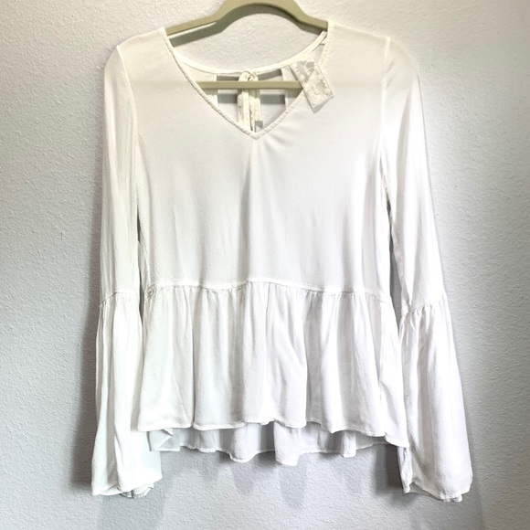 Bellsleeve top - Picture 1 of 8